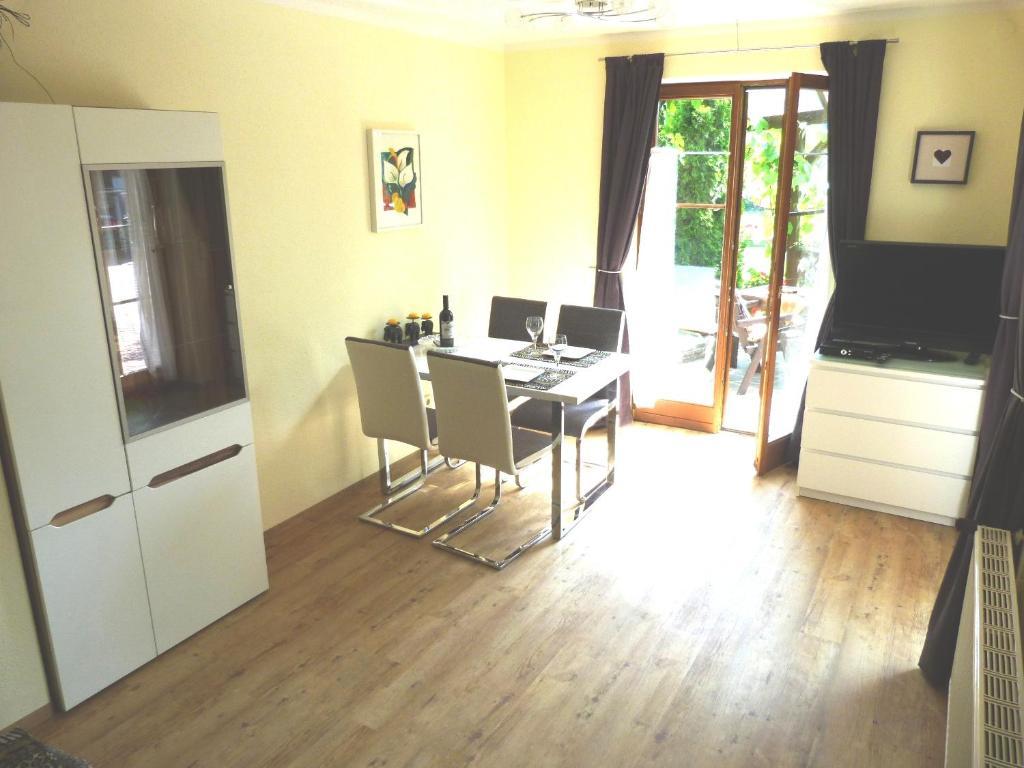 Ferienhaus Bluemel Inkl. Freier Strandbadeintritt Velden am Wörthersee Pokoj fotografie